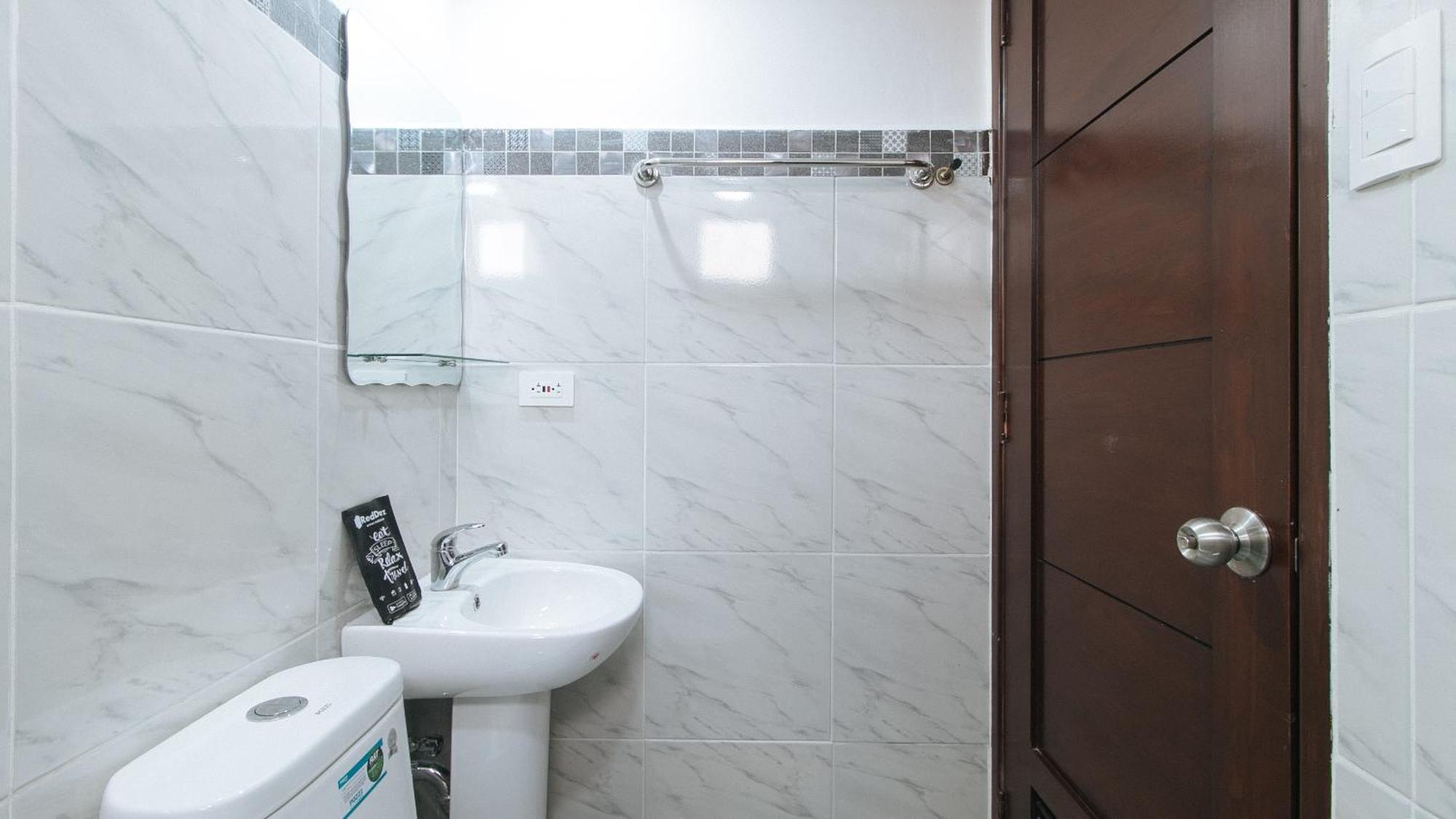 Reddoorz Near Ust Sampaloc Manila 호텔 외부 사진
